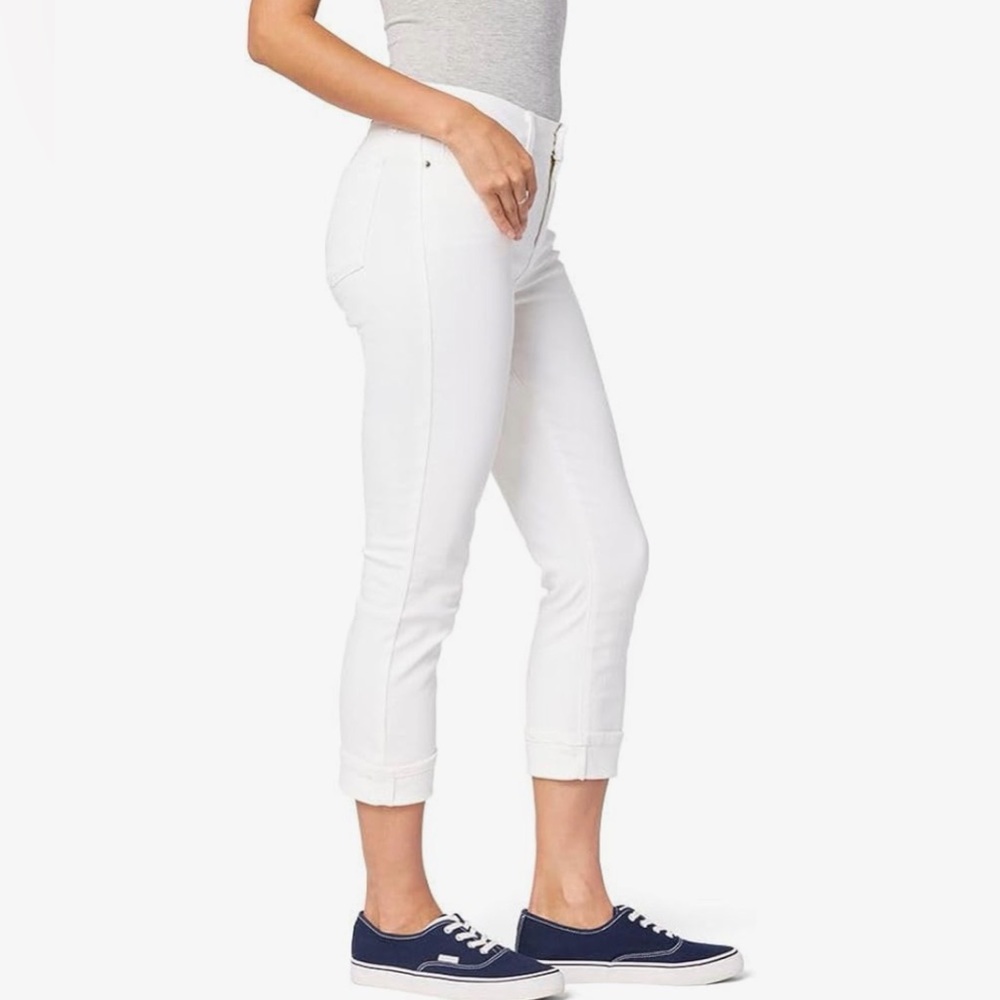 Levi Strauss Signature Gold MidRise Slim Fit Capri Stretch White Jean Plus Sz 24 - Picture 2 of 12